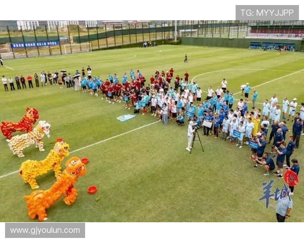 足球明星齐聚一堂高清图片展现球场魅力与激情瞬间