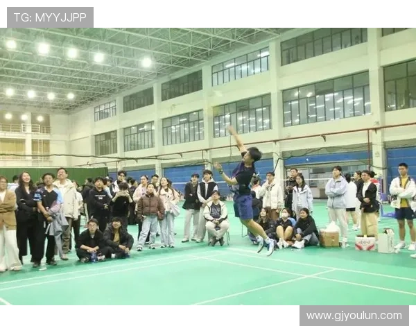 西安羽毛球队选拔赛点评展现团队力量与个人风采的精彩瞬间