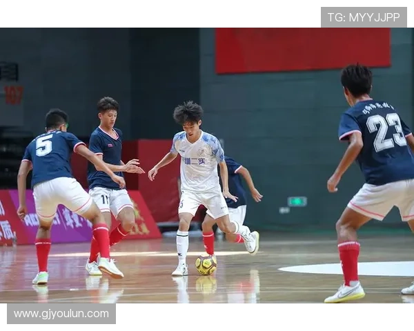 足球明星吴越的个人简介与精彩瞬间照片分享